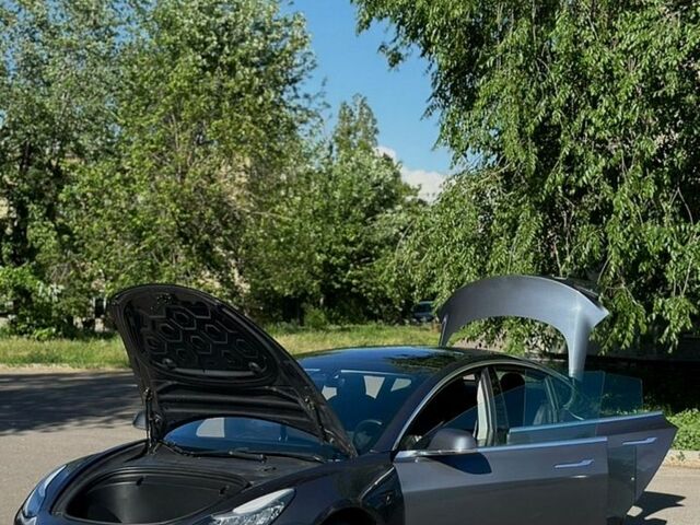 Сірий Тесла Модель 3, об'ємом двигуна 0 л та пробігом 100 тис. км за 16800 $, фото 1 на Automoto.ua