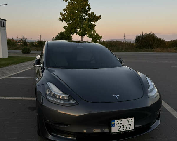 Серый Тесла Модель 3, объемом двигателя 0 л и пробегом 89 тыс. км за 19300 $, фото 1 на Automoto.ua