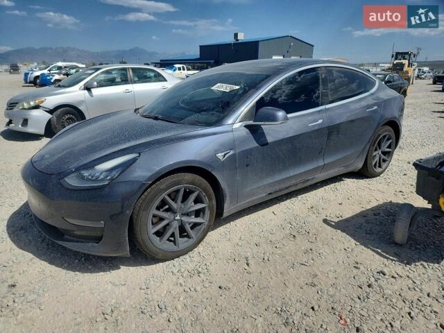 Сірий Тесла Модель 3, об'ємом двигуна 0 л та пробігом 106 тис. км за 5500 $, фото 1 на Automoto.ua