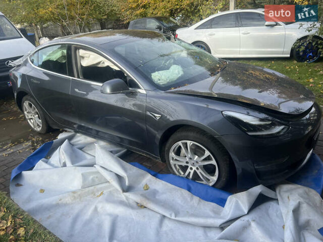 Тесла Модель 3 2020 у Луцьку на Automoto.ua Сірий Тесла Модель 3, об'ємом двигуна 0 л та пробігом 222 тис. км за 8800 $, фото 1 на Automoto.ua