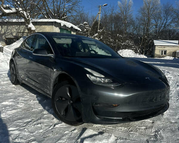 Сірий Тесла Модель 3, об'ємом двигуна 0 л та пробігом 188 тис. км за 17998 $, фото 1 на Automoto.ua