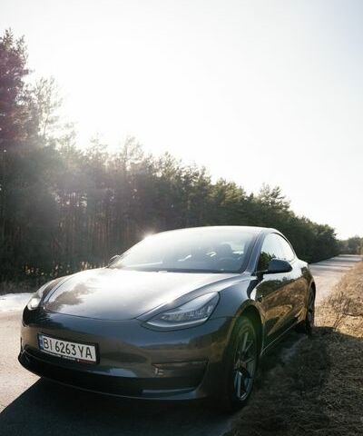 Серый Тесла Модель 3, объемом двигателя 0 л и пробегом 120 тыс. км за 15000 $, фото 1 на Automoto.ua