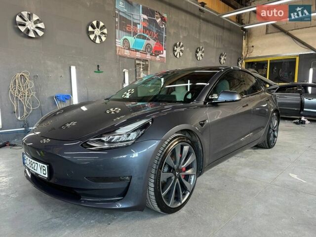 Серый Тесла Модель 3, объемом двигателя 0 л и пробегом 88 тыс. км за 25900 $, фото 1 на Automoto.ua