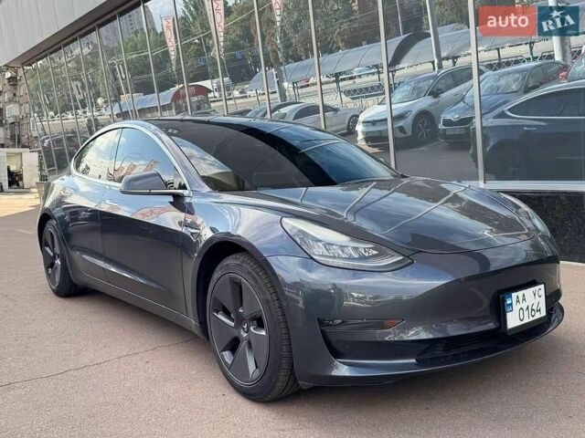 Серый Тесла Модель 3, объемом двигателя 0 л и пробегом 143 тыс. км за 15900 $, фото 1 на Automoto.ua