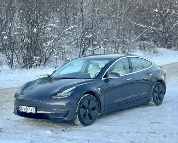 Серый Тесла Модель 3, объемом двигателя 0 л и пробегом 149 тыс. км за 16500 $, фото 1 на Automoto.ua