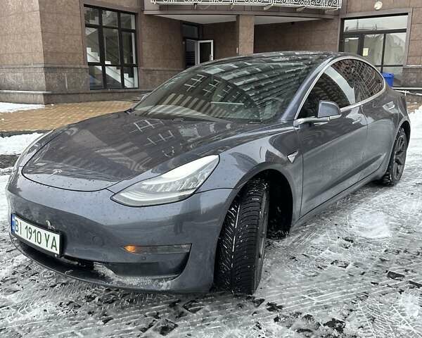 Серый Тесла Модель 3, объемом двигателя 0 л и пробегом 170 тыс. км за 20000 $, фото 1 на Automoto.ua