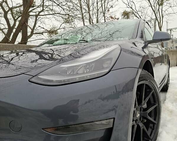 Серый Тесла Модель 3, объемом двигателя 0 л и пробегом 85 тыс. км за 20900 $, фото 1 на Automoto.ua