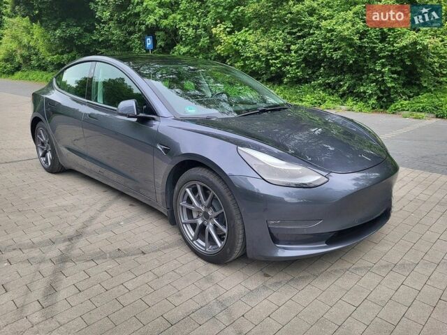 Сірий Тесла Модель 3, об'ємом двигуна 0 л та пробігом 83 тис. км за 17900 $, фото 1 на Automoto.ua