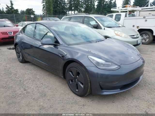 Сірий Тесла Модель 3, об'ємом двигуна 0 л та пробігом 67 тис. км за 8000 $, фото 1 на Automoto.ua