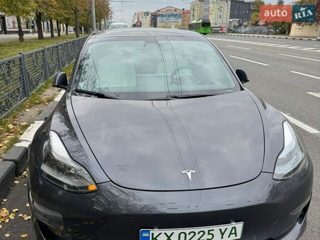 Серый Тесла Модель 3, объемом двигателя 0 л и пробегом 68 тыс. км за 19100 $, фото 1 на Automoto.ua