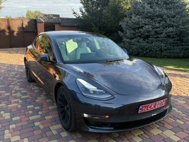 Серый Тесла Модель 3, объемом двигателя 0 л и пробегом 61 тыс. км за 23500 $, фото 1 на Automoto.ua