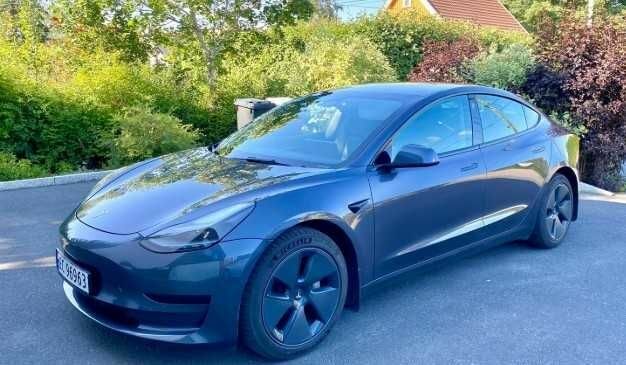 Сірий Тесла Модель 3, об'ємом двигуна 0 л та пробігом 55 тис. км за 10800 $, фото 1 на Automoto.ua