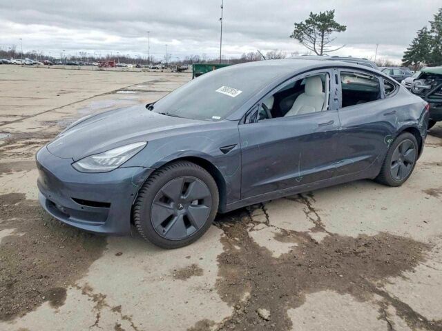 Серый Тесла Модель 3, объемом двигателя 0 л и пробегом 210 тыс. км за 14900 $, фото 1 на Automoto.ua