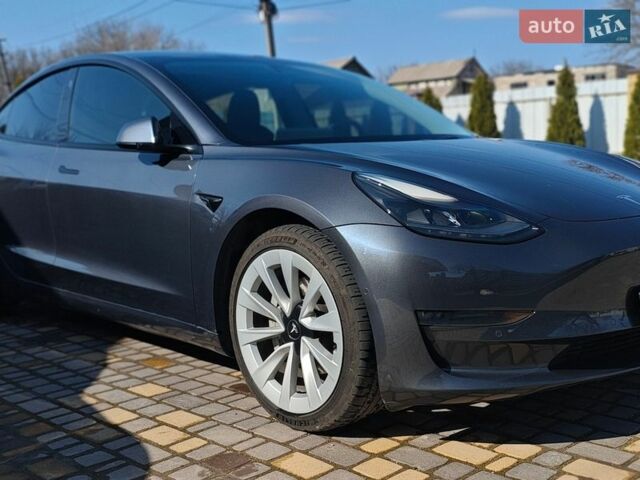 Сірий Тесла Модель 3, об'ємом двигуна 0 л та пробігом 111 тис. км за 18200 $, фото 1 на Automoto.ua
