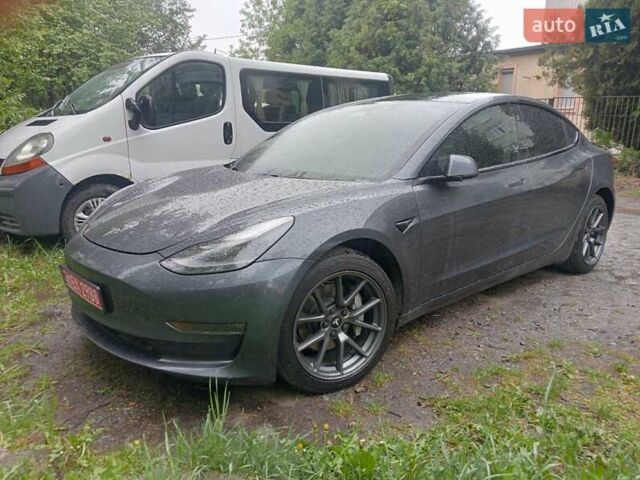 Серый Тесла Модель 3, объемом двигателя 0 л и пробегом 130 тыс. км за 17550 $, фото 1 на Automoto.ua