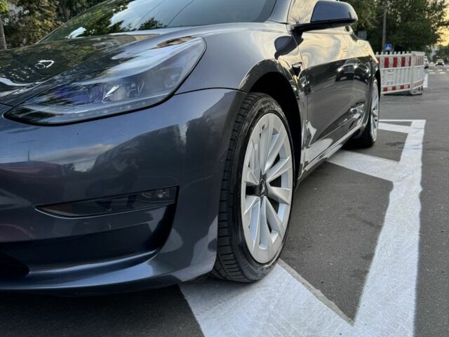 Сірий Тесла Модель 3, об'ємом двигуна 0 л та пробігом 70 тис. км за 21000 $, фото 1 на Automoto.ua