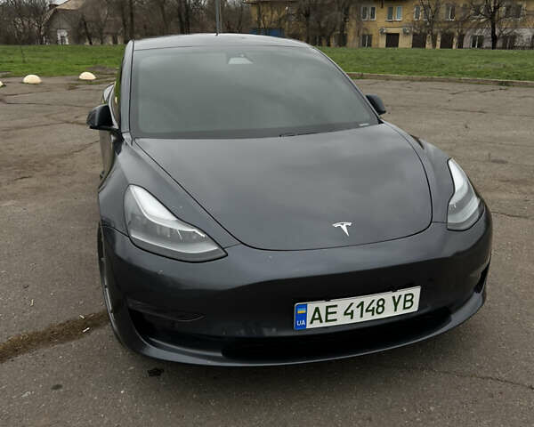 Серый Тесла Модель 3, объемом двигателя 0 л и пробегом 90 тыс. км за 20500 $, фото 1 на Automoto.ua
