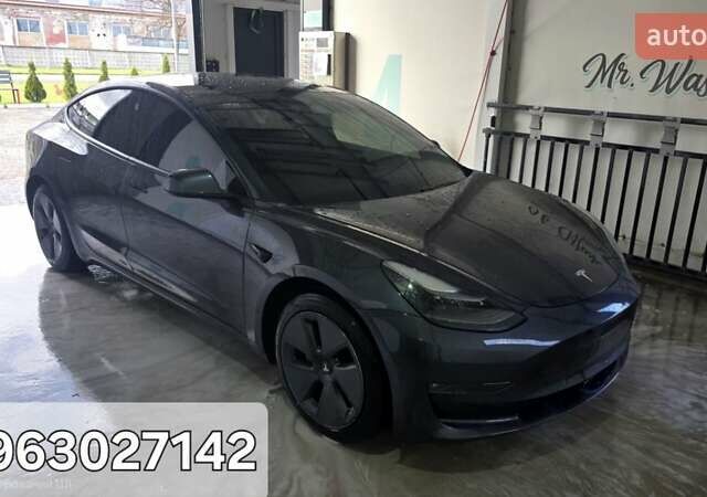 Серый Тесла Модель 3, объемом двигателя 0 л и пробегом 68 тыс. км за 20500 $, фото 1 на Automoto.ua