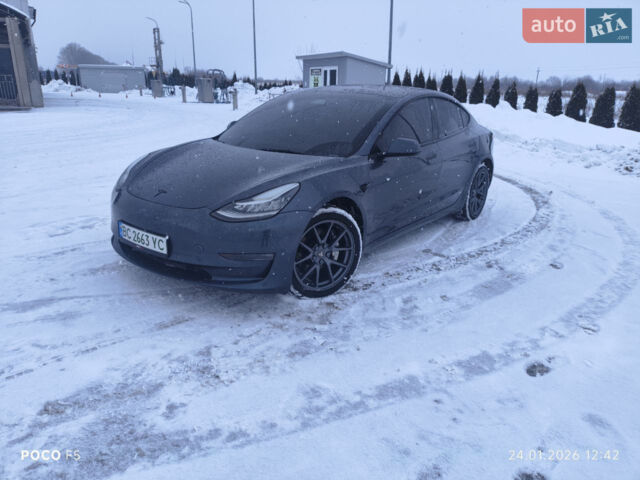 Серый Тесла Модель 3, объемом двигателя 0 л и пробегом 109 тыс. км за 20999 $, фото 1 на Automoto.ua
