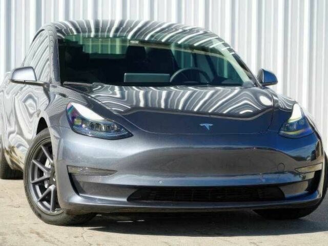 Серый Тесла Модель 3, объемом двигателя 0 л и пробегом 29 тыс. км за 11000 $, фото 1 на Automoto.ua