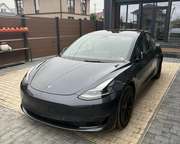 Серый Тесла Модель 3, объемом двигателя 0 л и пробегом 300 тыс. км за 18500 $, фото 1 на Automoto.ua
