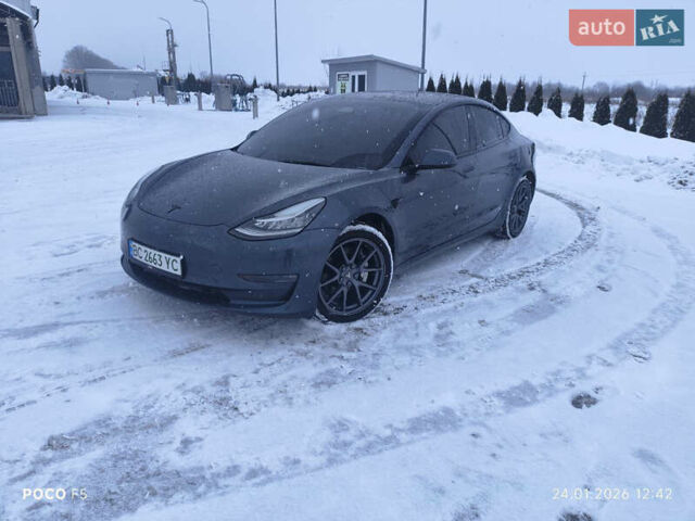 Серый Тесла Модель 3, объемом двигателя 0 л и пробегом 109 тыс. км за 20999 $, фото 1 на Automoto.ua