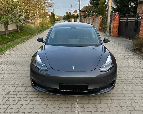 Сірий Тесла Модель 3, об'ємом двигуна 0 л та пробігом 28 тис. км за 23500 $, фото 1 на Automoto.ua