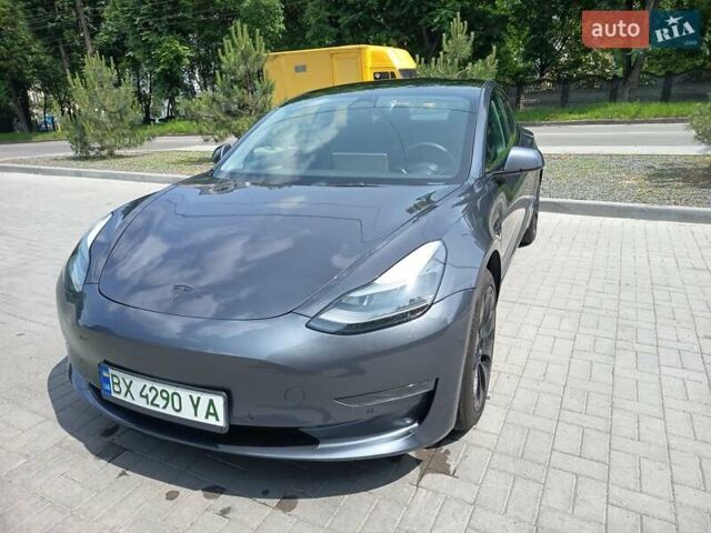 Серый Тесла Модель 3, объемом двигателя 0 л и пробегом 52 тыс. км за 20000 $, фото 1 на Automoto.ua