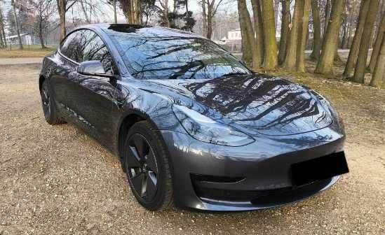 Серый Тесла Модель 3, объемом двигателя 0 л и пробегом 32 тыс. км за 14800 $, фото 1 на Automoto.ua