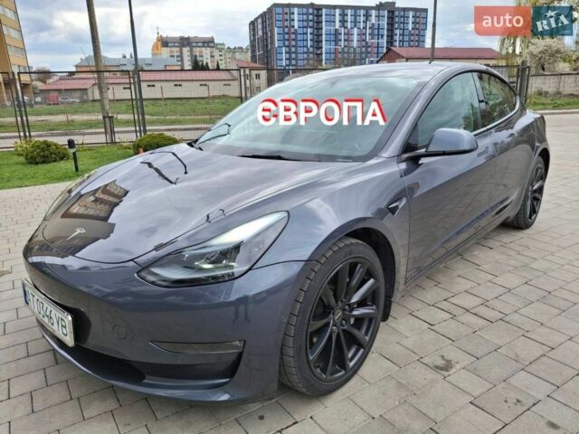 Серый Тесла Модель 3, объемом двигателя 0 л и пробегом 103 тыс. км за 22000 $, фото 1 на Automoto.ua