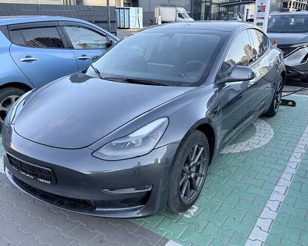 Серый Тесла Модель 3, объемом двигателя 0 л и пробегом 34 тыс. км за 19500 $, фото 1 на Automoto.ua