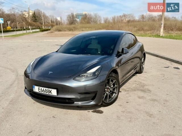 Серый Тесла Модель 3, объемом двигателя 0 л и пробегом 59 тыс. км за 19900 $, фото 1 на Automoto.ua
