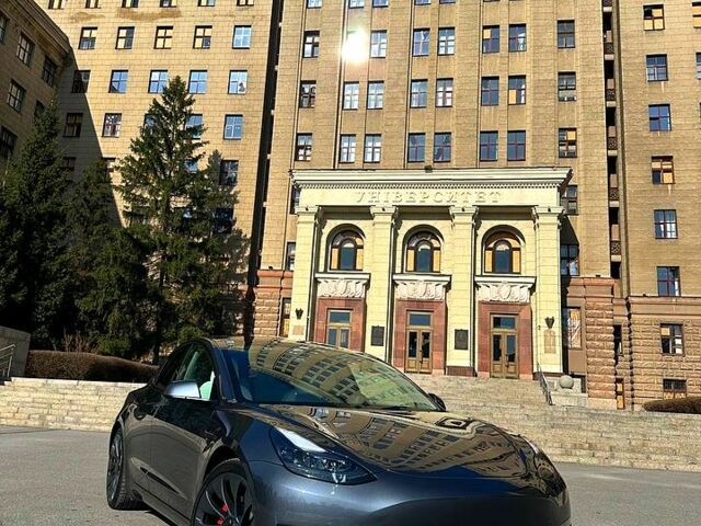 Серый Тесла Модель 3, объемом двигателя 0.36 л и пробегом 62 тыс. км за 23500 $, фото 1 на Automoto.ua