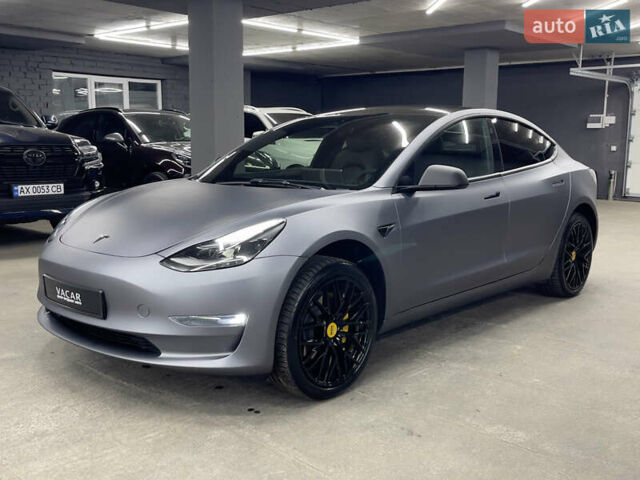 Серый Тесла Модель 3, объемом двигателя 0 л и пробегом 32 тыс. км за 21500 $, фото 1 на Automoto.ua