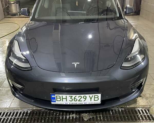 Серый Тесла Модель 3, объемом двигателя 0 л и пробегом 43 тыс. км за 18500 $, фото 1 на Automoto.ua
