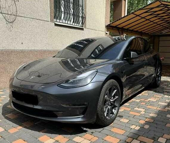 Тесла Модель 3 2022 у Києві на Automoto.ua Сірий Тесла Модель 3, об'ємом двигуна 0 л та пробігом 37 тис. км за 16000 $, фото 1 на Automoto.ua