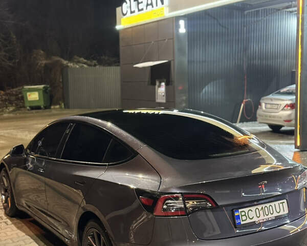 Сірий Тесла Модель 3, об'ємом двигуна 0 л та пробігом 31 тис. км за 22150 $, фото 1 на Automoto.ua