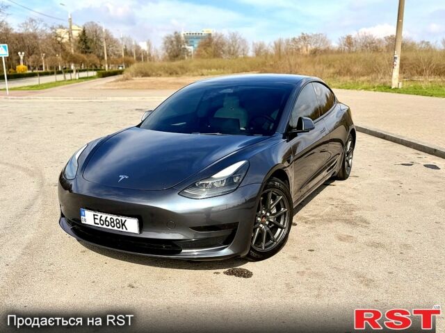 Серый Тесла Модель 3, объемом двигателя 0.21 л и пробегом 59 тыс. км за 19900 $, фото 1 на Automoto.ua