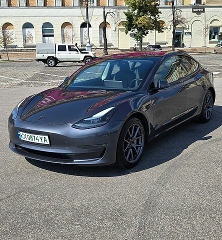 Серый Тесла Модель 3, объемом двигателя 0 л и пробегом 57 тыс. км за 23500 $, фото 1 на Automoto.ua