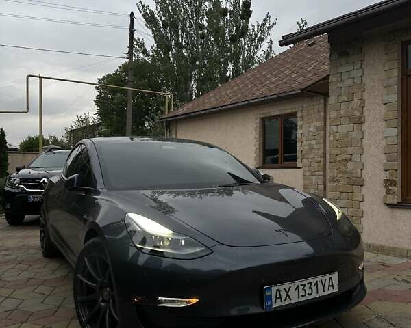 Серый Тесла Модель 3, объемом двигателя 0 л и пробегом 24 тыс. км за 26700 $, фото 1 на Automoto.ua