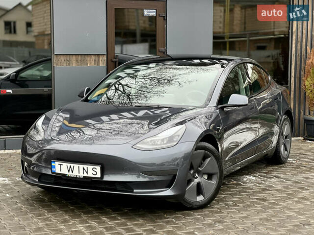 Серый Тесла Модель 3, объемом двигателя 0 л и пробегом 22 тыс. км за 24900 $, фото 1 на Automoto.ua