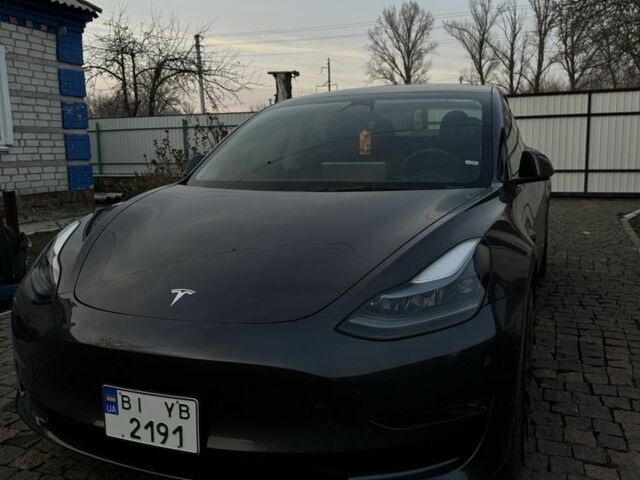 Серый Тесла Модель 3, объемом двигателя 0 л и пробегом 26 тыс. км за 31500 $, фото 1 на Automoto.ua