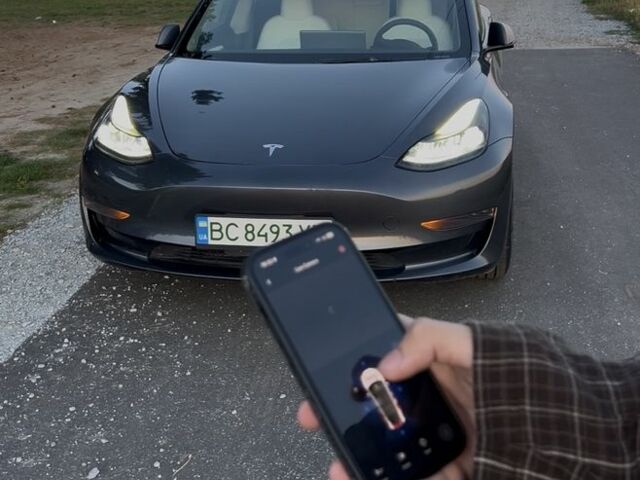 Серый Тесла Модель 3, объемом двигателя 0 л и пробегом 71 тыс. км за 23065 $, фото 1 на Automoto.ua