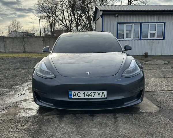Серый Тесла Модель 3, объемом двигателя 0 л и пробегом 35 тыс. км за 28000 $, фото 1 на Automoto.ua
