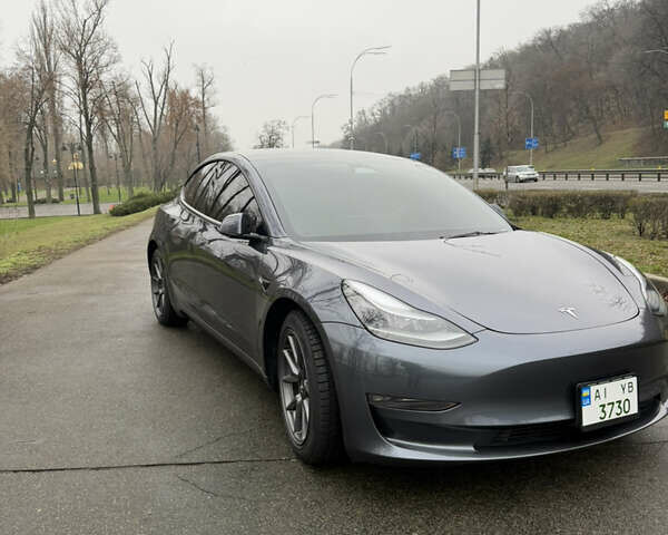 Серый Тесла Модель 3, объемом двигателя 0 л и пробегом 69 тыс. км за 25600 $, фото 1 на Automoto.ua