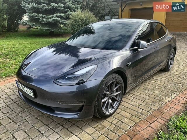 Серый Тесла Модель 3, объемом двигателя 0 л и пробегом 56 тыс. км за 21400 $, фото 1 на Automoto.ua