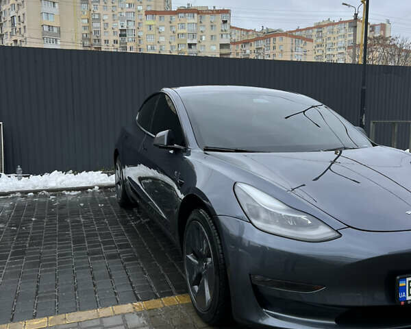 Серый Тесла Модель 3, объемом двигателя 0 л и пробегом 47 тыс. км за 21500 $, фото 1 на Automoto.ua