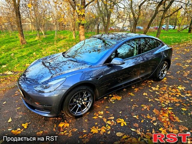 Серый Тесла Модель 3, объемом двигателя 0 л и пробегом 49 тыс. км за 20990 $, фото 1 на Automoto.ua