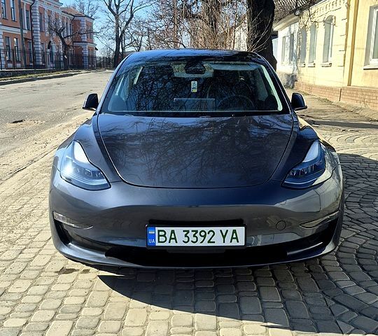 Сірий Тесла Модель 3, об'ємом двигуна 0.38 л та пробігом 53 тис. км за 20000 $, фото 1 на Automoto.ua