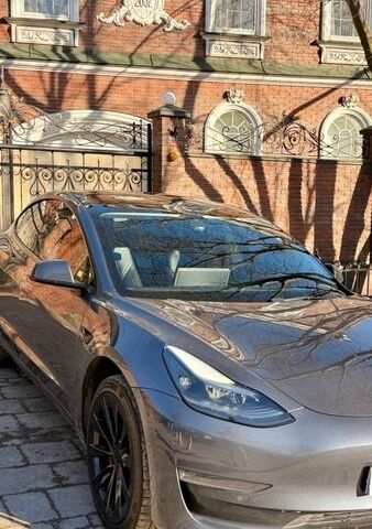 Серый Тесла Модель 3, объемом двигателя 0 л и пробегом 53 тыс. км за 20500 $, фото 1 на Automoto.ua